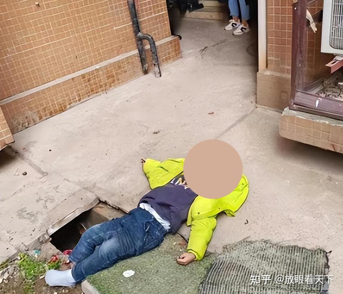 惨不忍睹5岁男童邻居家玩耍坠楼身亡家人疑外出打麻将