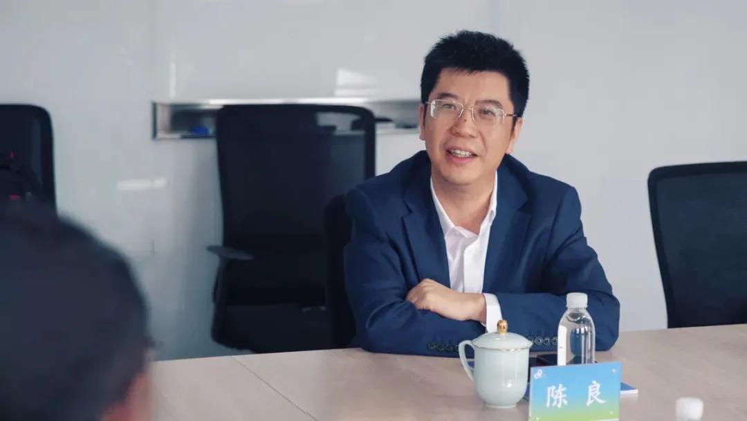 数梦工场市场部总裁陈良 现场交流发言陈良在座谈中表示,数梦工场和