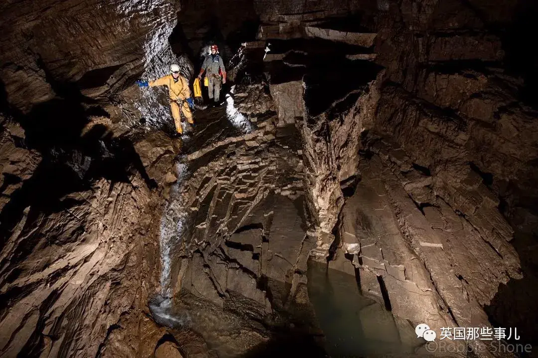 深入地底2000多米,这是世界最深的一个洞,他们却在此发现人类尸体