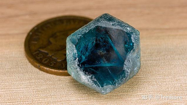 影响蓝宝石颜色的因素有哪些方面