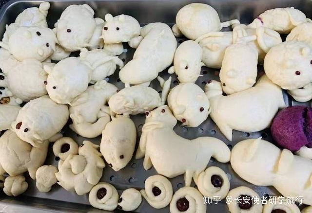 元宝篮;正月十五做面盏,做送小孩的面羊,面狗,面鸡,面猪等,所有花缮