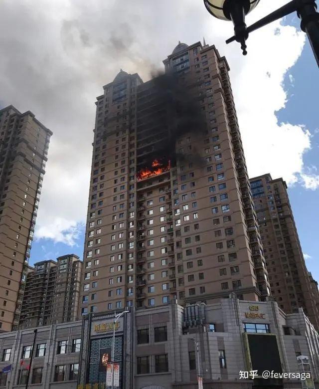 消防连廊的存在,主要用途是作为发生火宅时的安全疏散通道.