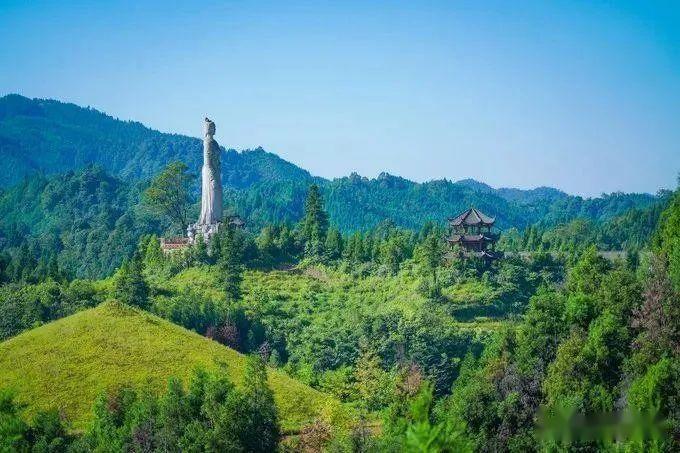 南宝山旅游景点介绍,南宝山旅游区:山水间的爱情与刺激!