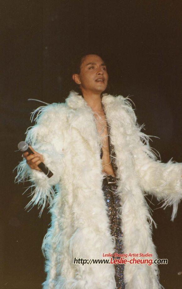 可以客观评价下哥哥张国荣这个造型吗