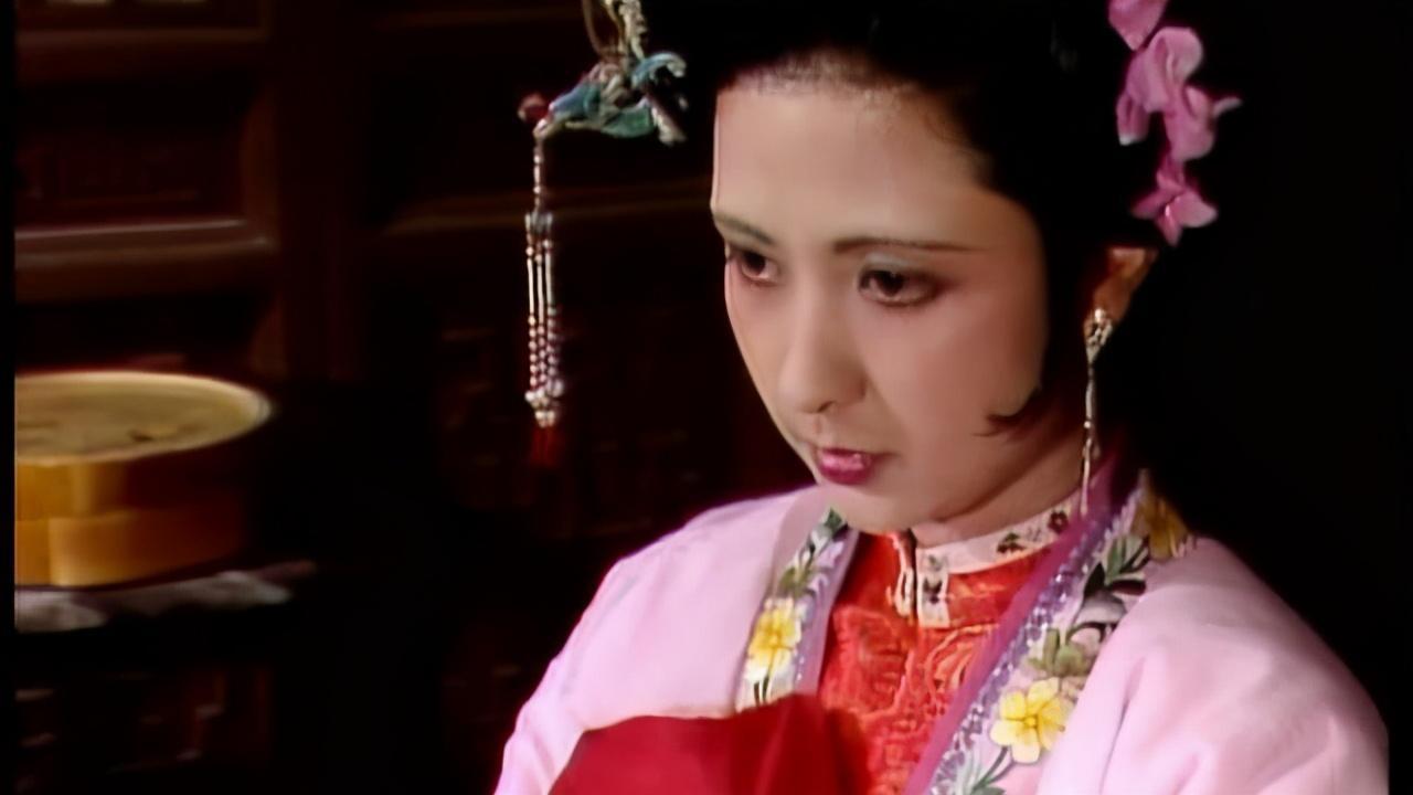 红楼梦贾琏偷娶尤二姐,尤氏为何装聋作哑?藏了许多小心思