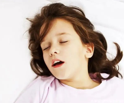 沈阳月子中心宝宝张嘴睡觉要注意警惕这种病