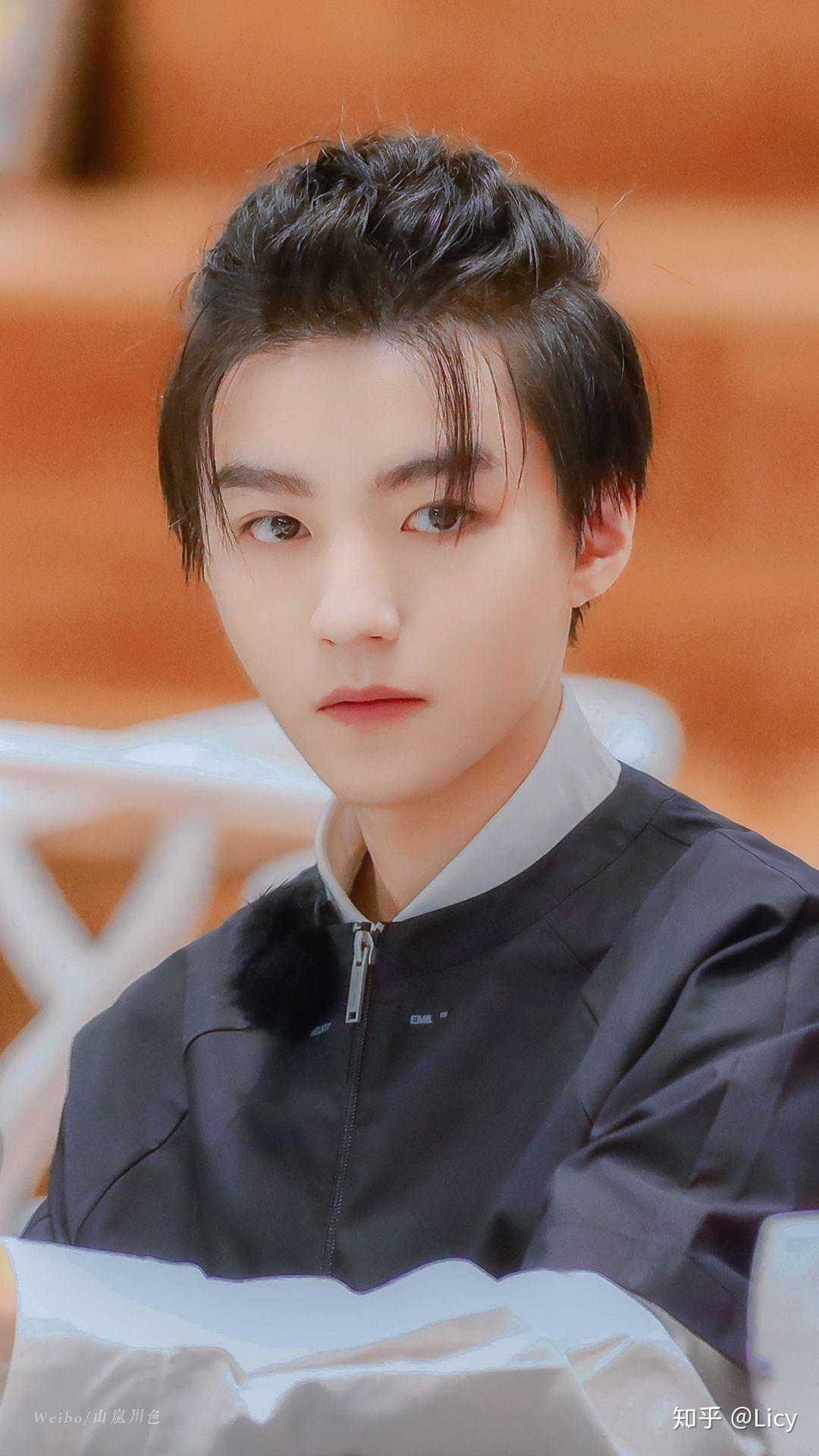 集美们有没有王俊凯的中分照