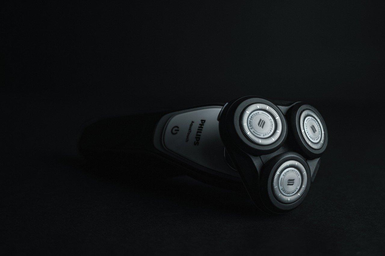 电动刮胡刀如何清理