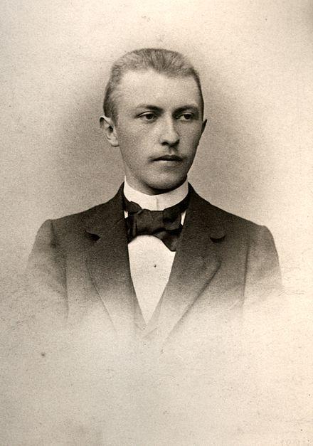 阿登纳小传一个让德国走出战败让欧洲一体化的钢铁老人