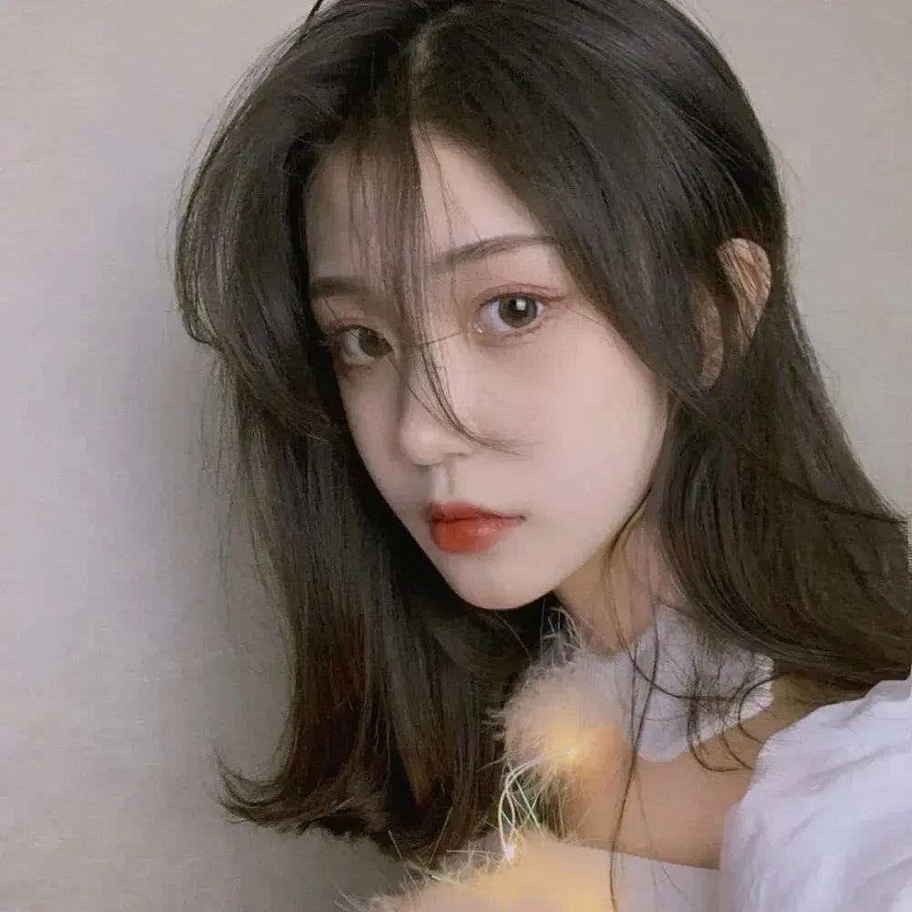 有没有一看就想恋爱的女生头像推荐?