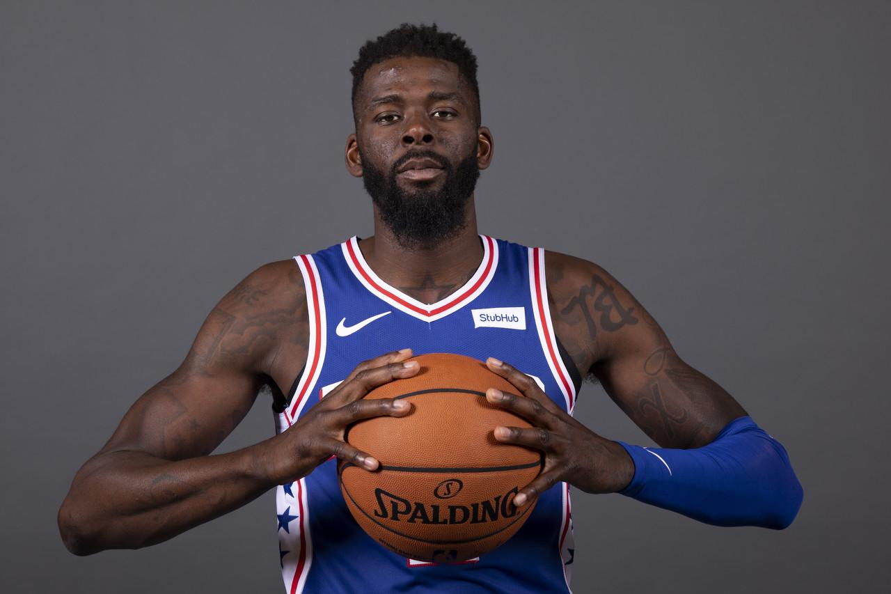 恩尼斯今日因胃病缺战本赛季首次缺席比赛