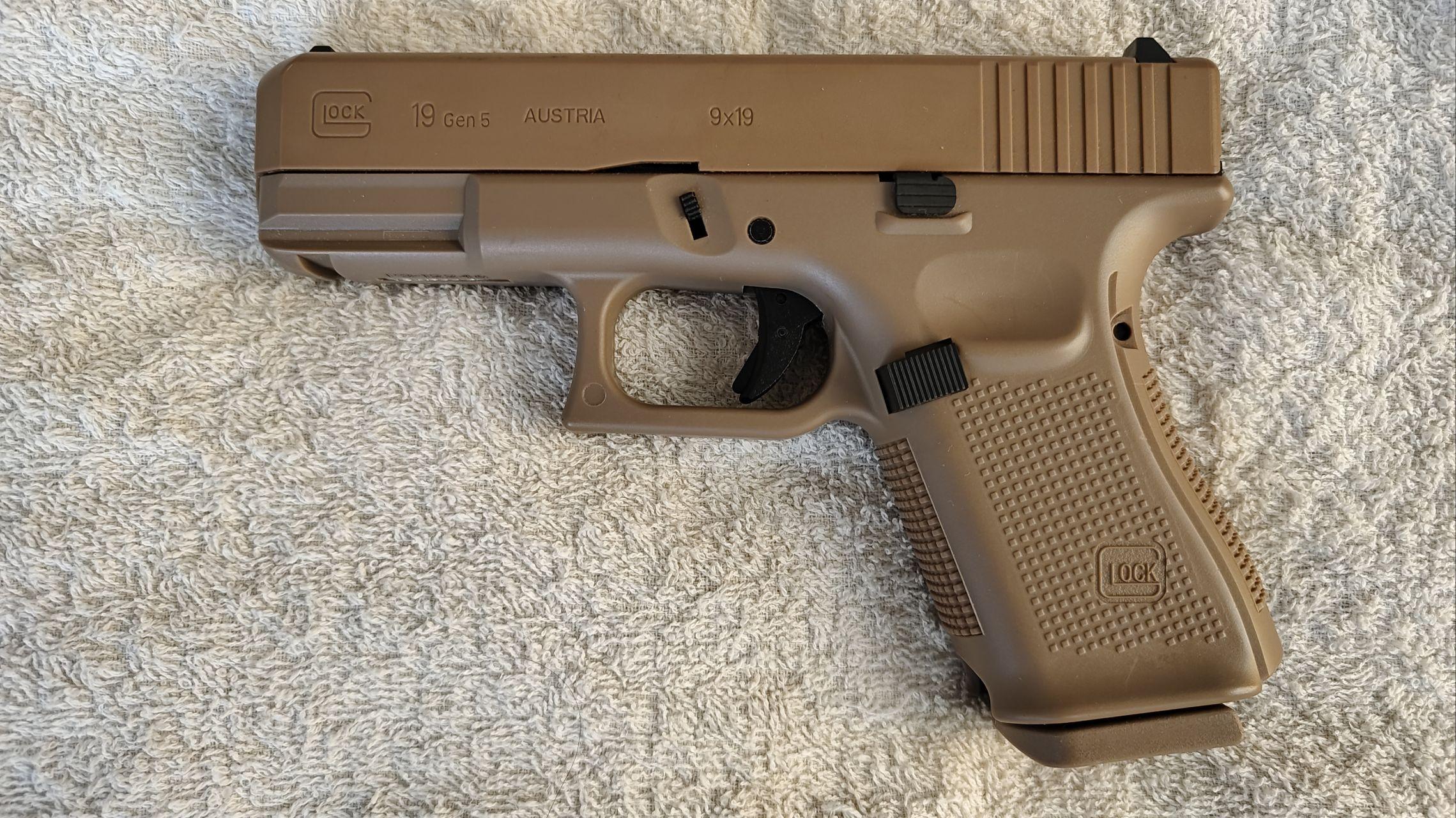 kublai p3由kublai发售的,真枪原型为udp-9冲锋枪的竞技风格造型的aeg