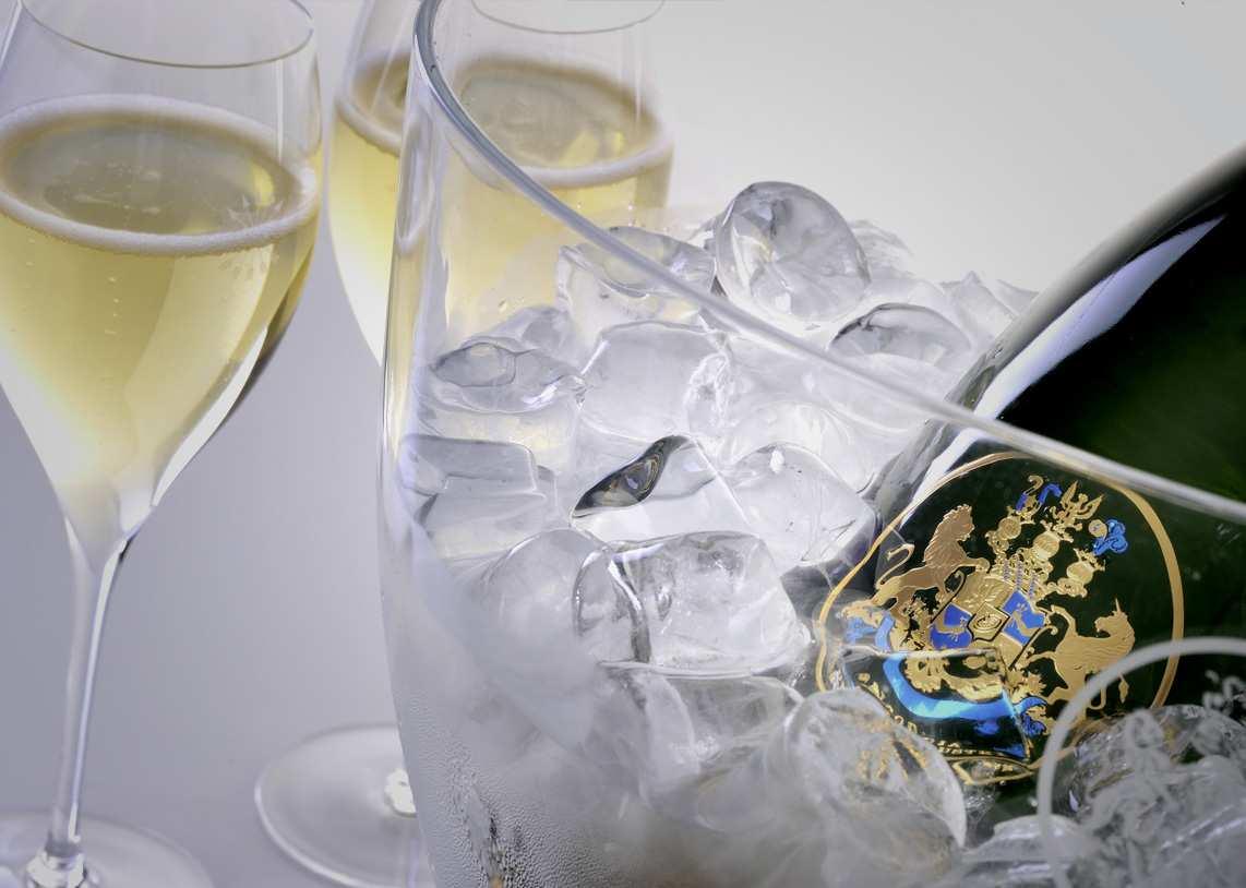 mure)向菲利普·罗斯柴尔德男爵(baron philippe de roths