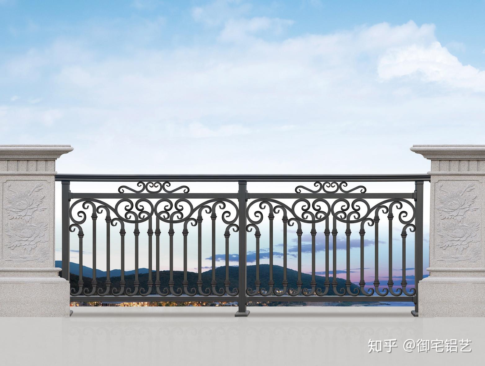 最新款的阳台护栏 v2-6e6a35301beee567fd4b8ab7c201aec4_r.jpg