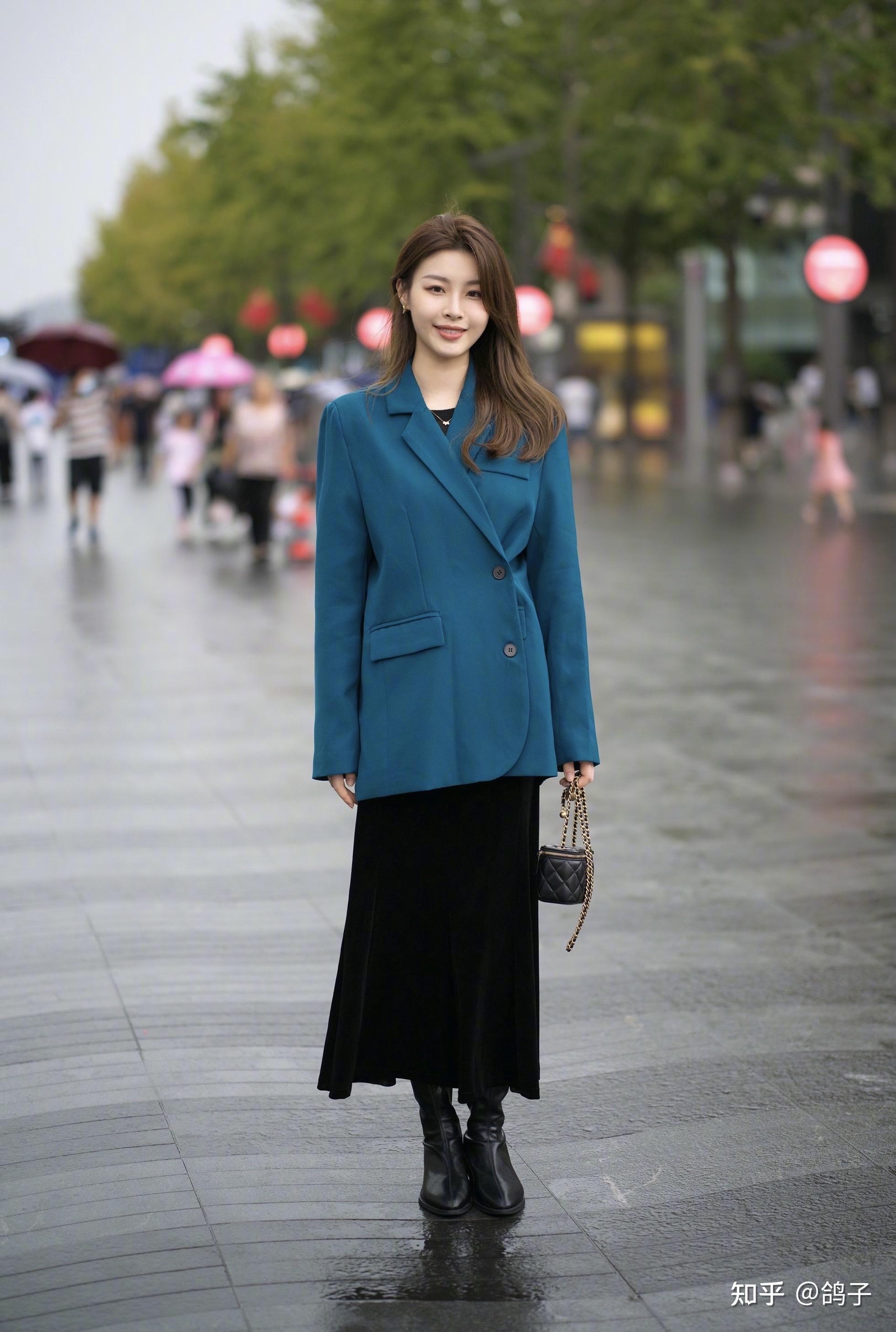 看街拍 识包包:苏杭美女都背什么包? - 知乎