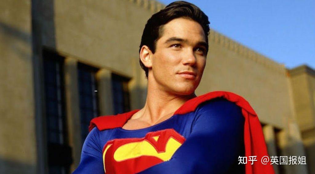 官方宣布超人出柜变双性恋亲吻男生扮演者和网友吵翻