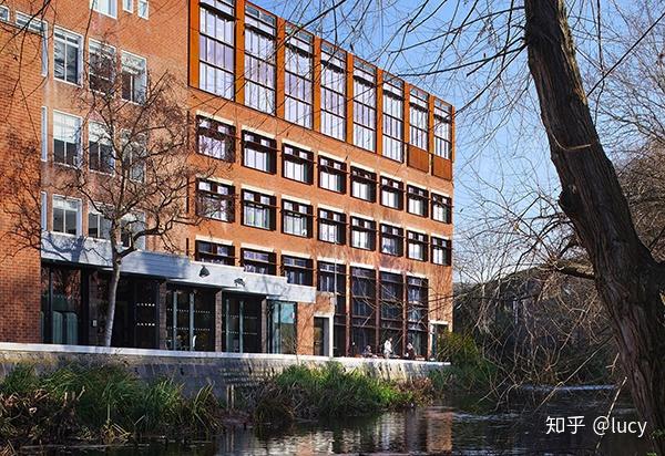 金斯顿大学艺术学院校园重建入围riba地区奖