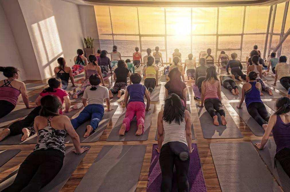 请教早晨600700男生适合练瑜伽还是室内热身运动