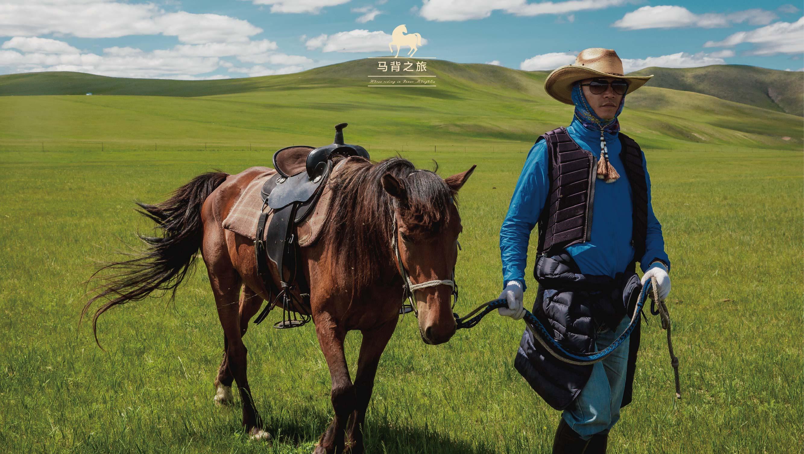 新疆禾木骑马的旅行者高清图片下载-正版图片500822395-摄图网