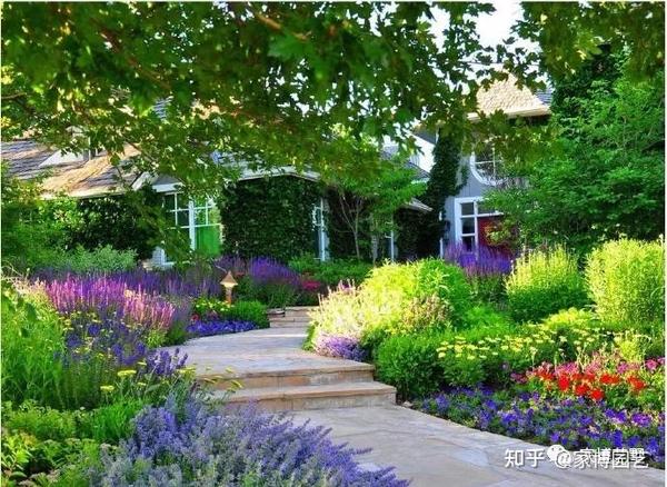 家博园艺｜田园风庭院——享受花草环绕，绿草如茵的生活氛围