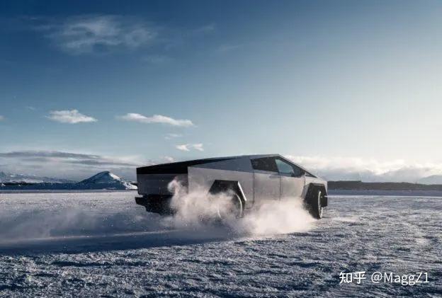 一台特斯拉创始版野兽 cybertruck 在海外进行了拍卖