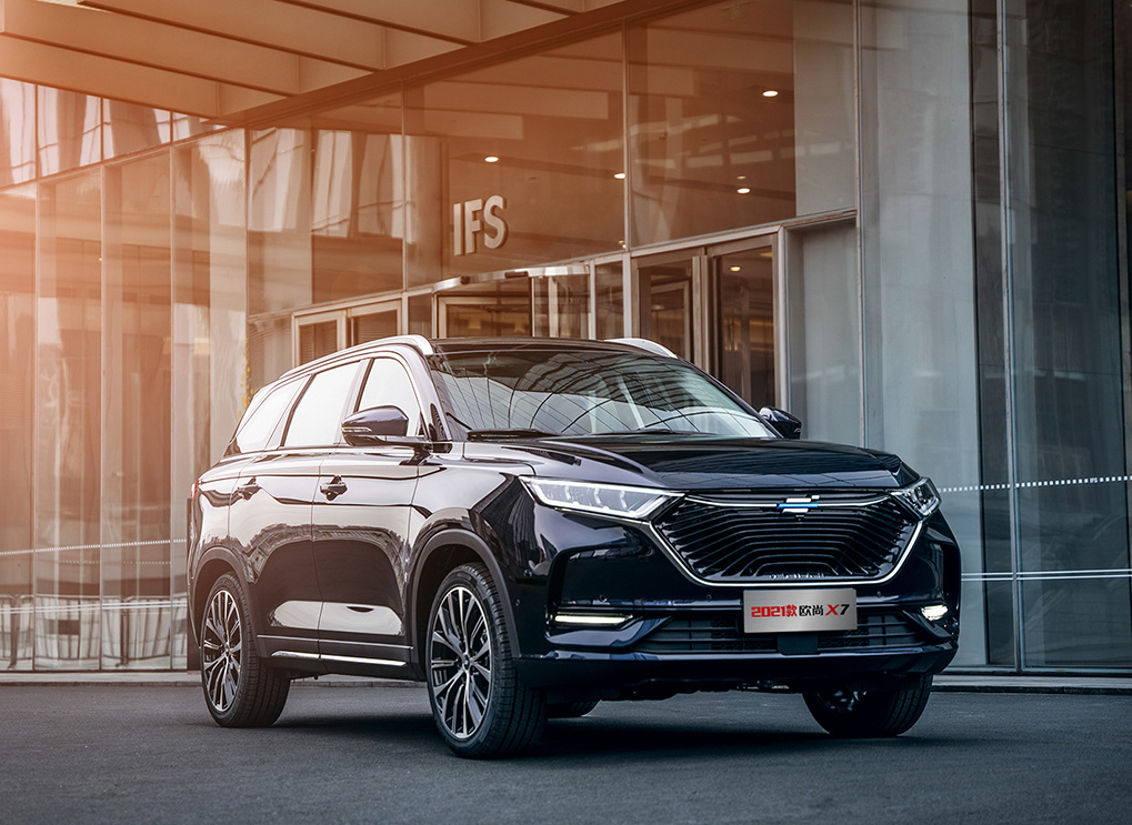 据12月29日最新消息,2021款 长安欧尚x7正式上市,新车定位为一款紧凑