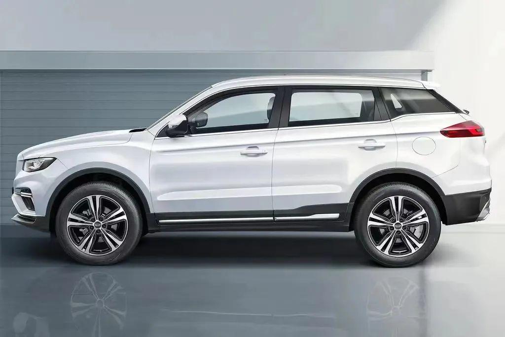 星越l小弟2022款吉利博越1028万起售换装直瀑格栅