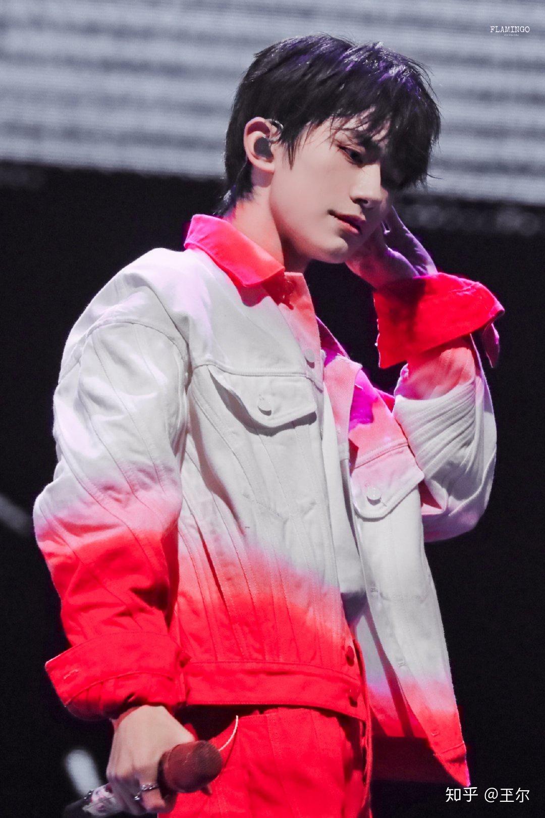 易烊千玺玊尔演唱会 v2-6f2c700f56bb1ea0867394e5d6ef2770_r.jpg