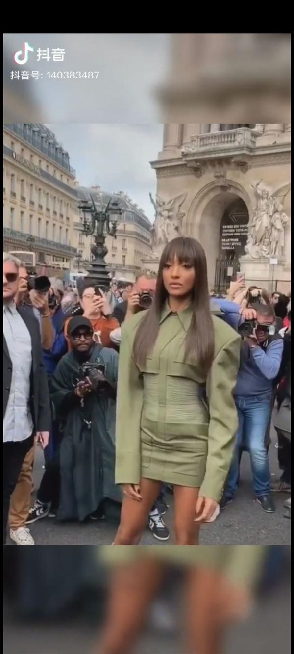 请问这位黑人麻豆叫什么？ - 知乎