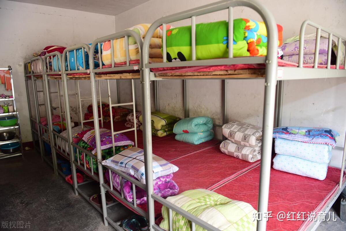 班主任直言:如果可以,尽量别让孩子住校,伤害太大了