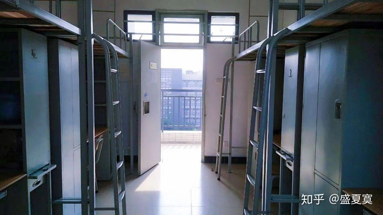广东技术师范大学白云校区宿舍是怎样的自以及床的大小是多少