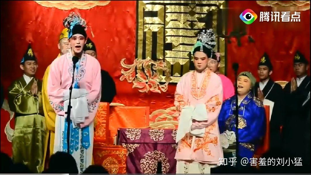 張雲雷扮演的紅娘,郭麒麟是崔鶯鶯,楊九郎是普救寺方丈,閻鶴祥是崔老