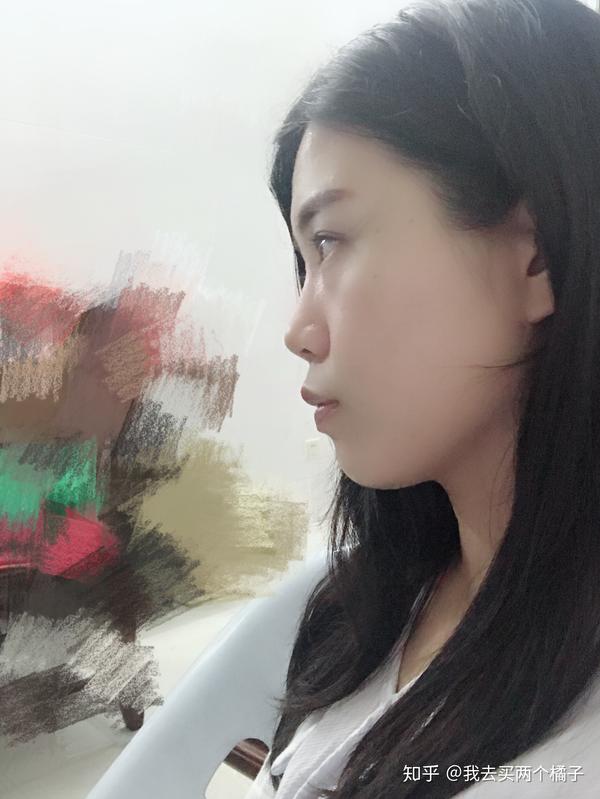 因为侧颜不好看,所以基本没拍过侧颜,现场拍了一张充下数.