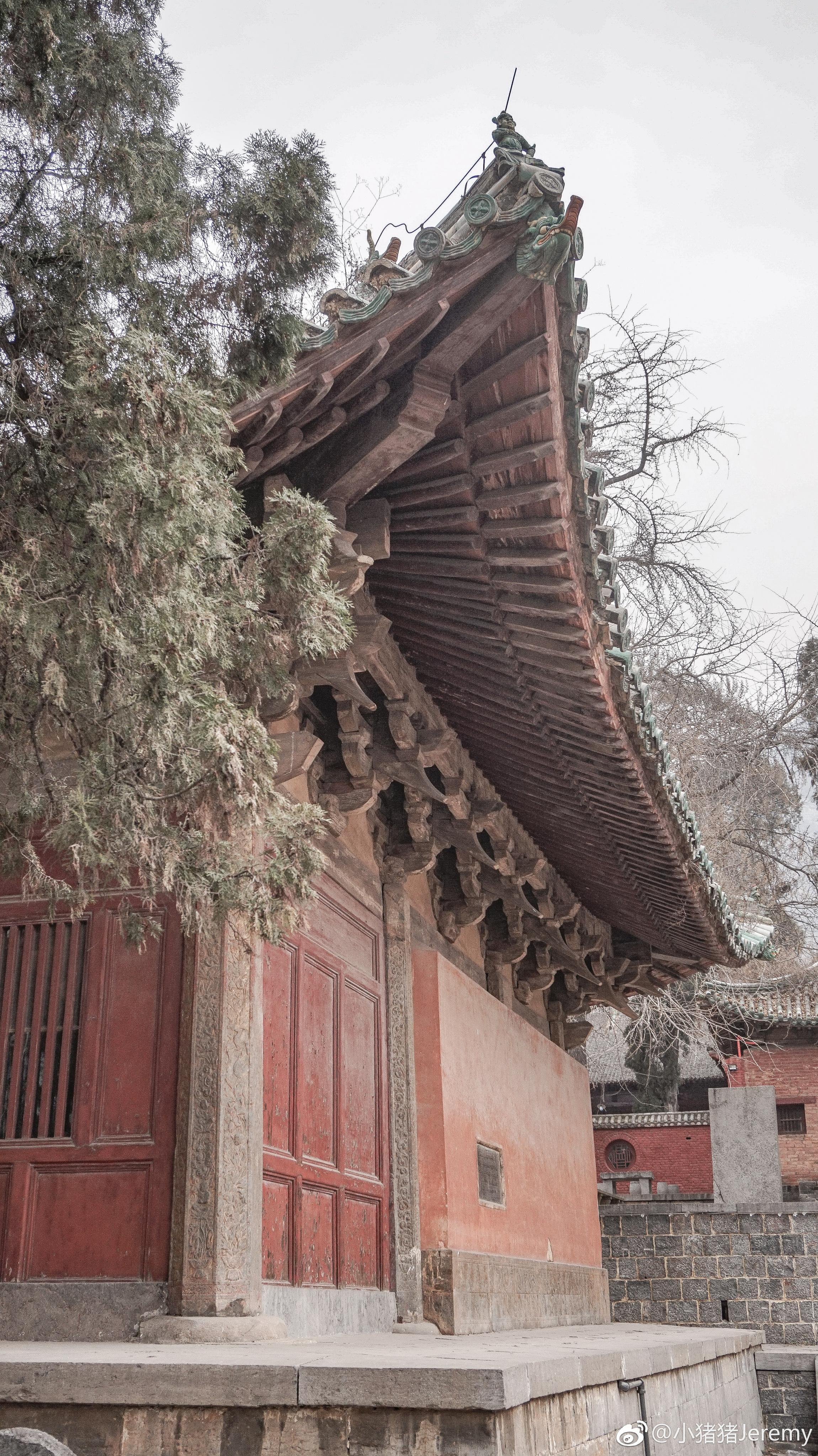 初祖庵大殿内居然有明火!(图1)少林寺其他古建筑,甚至现代