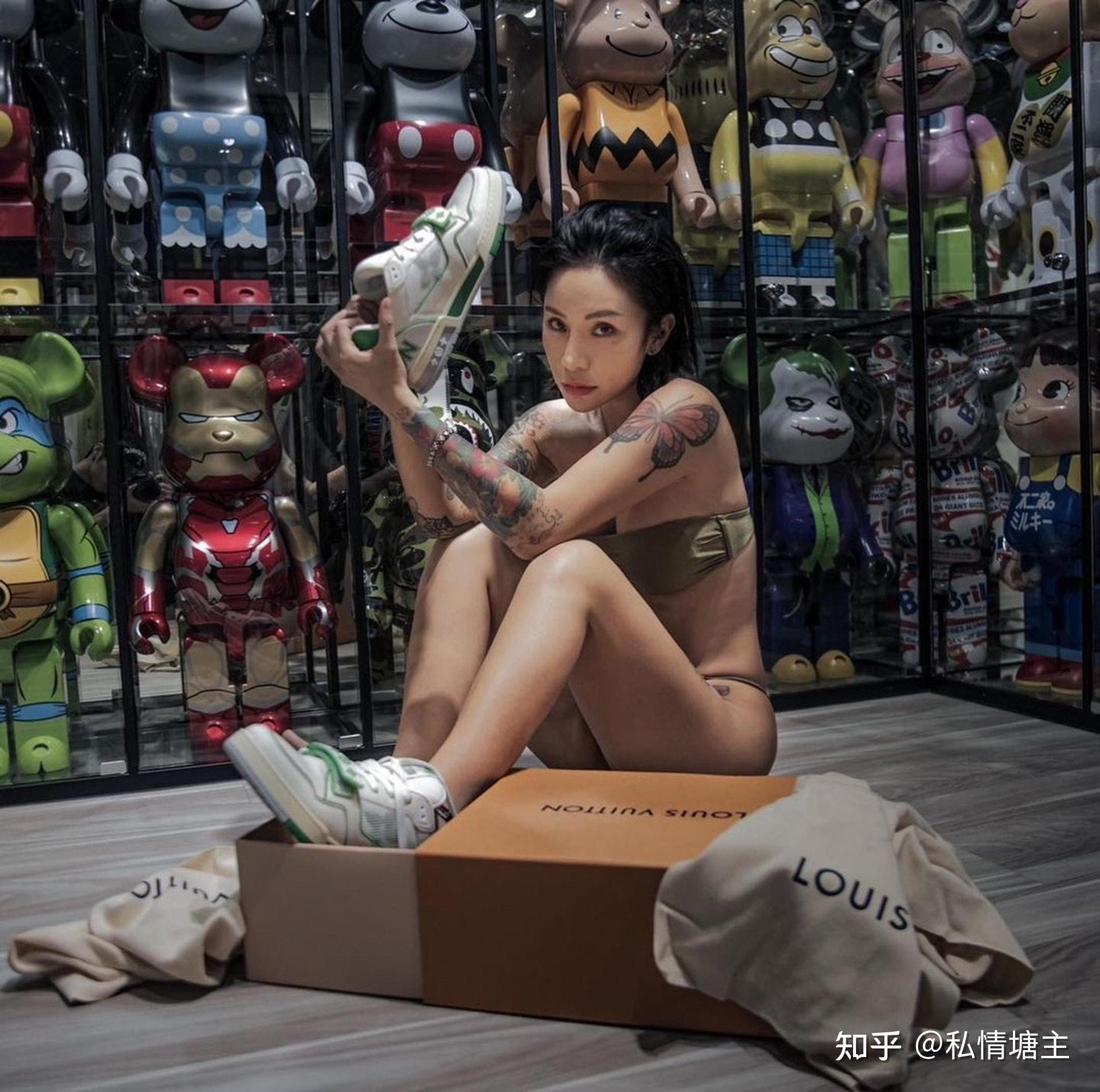 金刚旧爱梁云菲直播饮醉酒大走光突然爆喊这些男人是怎么了