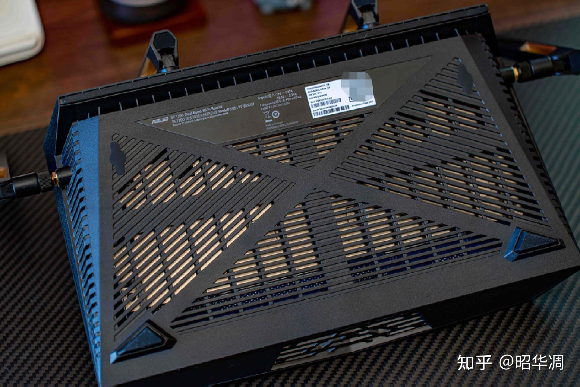 华硕be88u路由器深度分析wifi7如何解决既要信号强又要覆盖广的难题