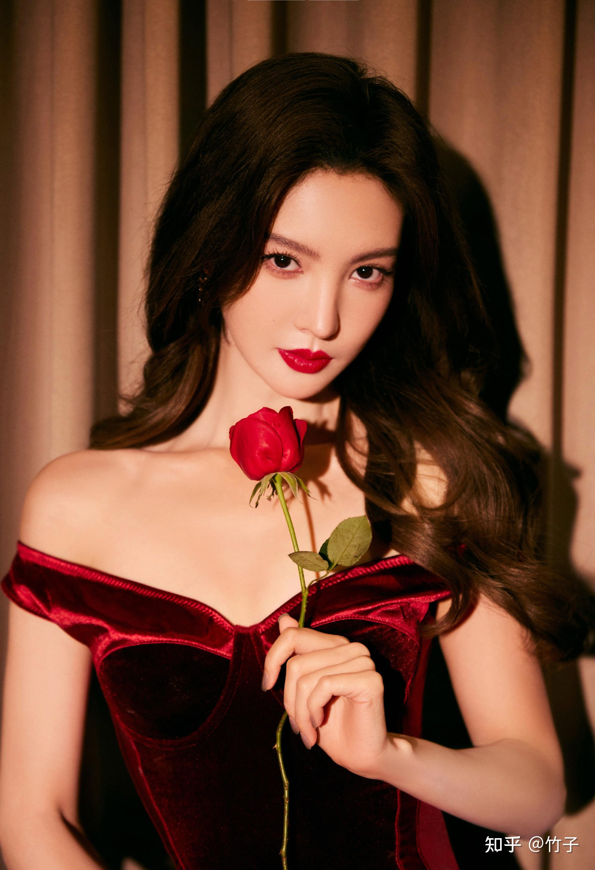 你觉得金晨最好看的一张照片是哪张? - 知乎