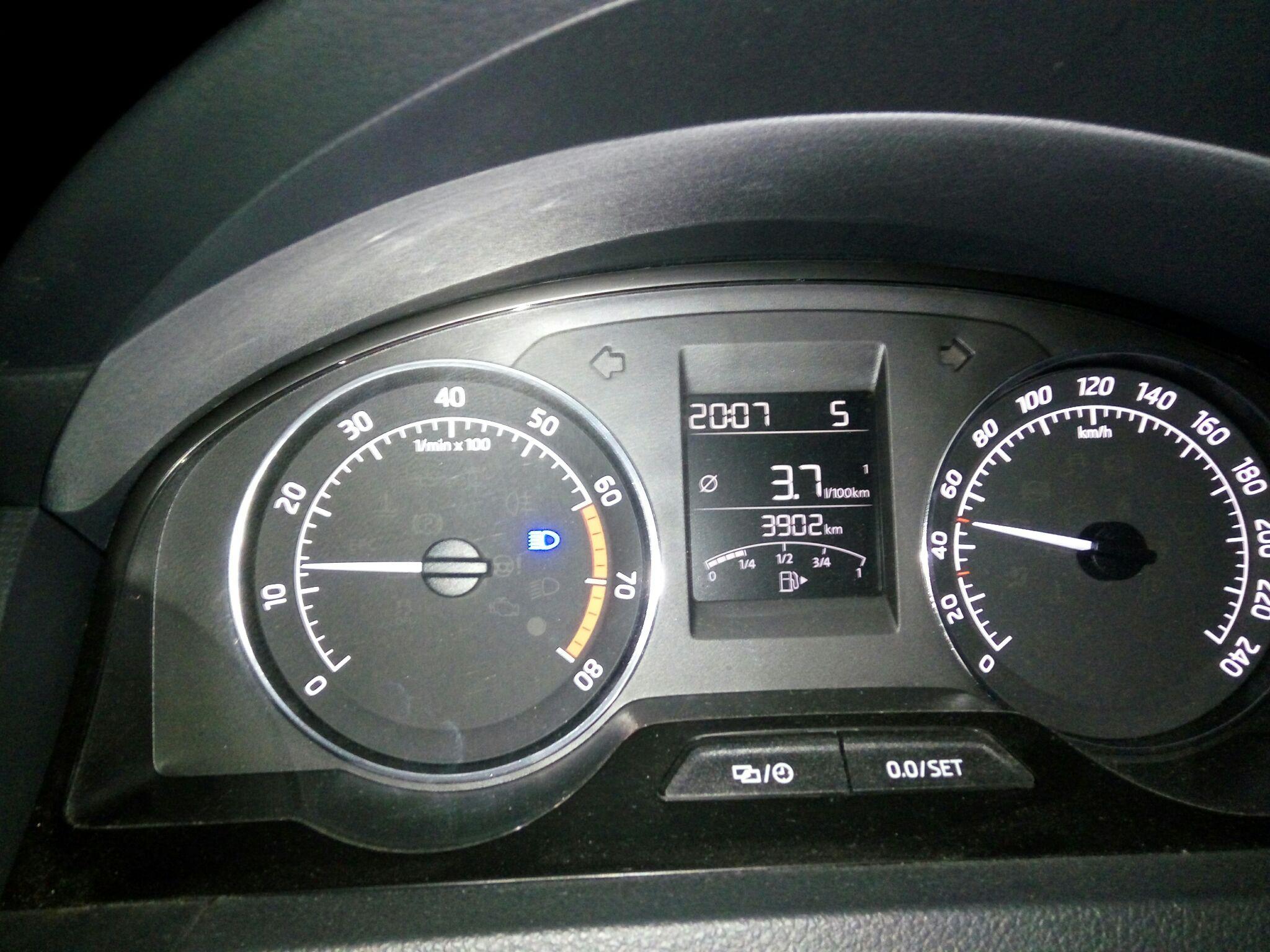 预算13万落地,请问哪款车性价比高省油耐操?