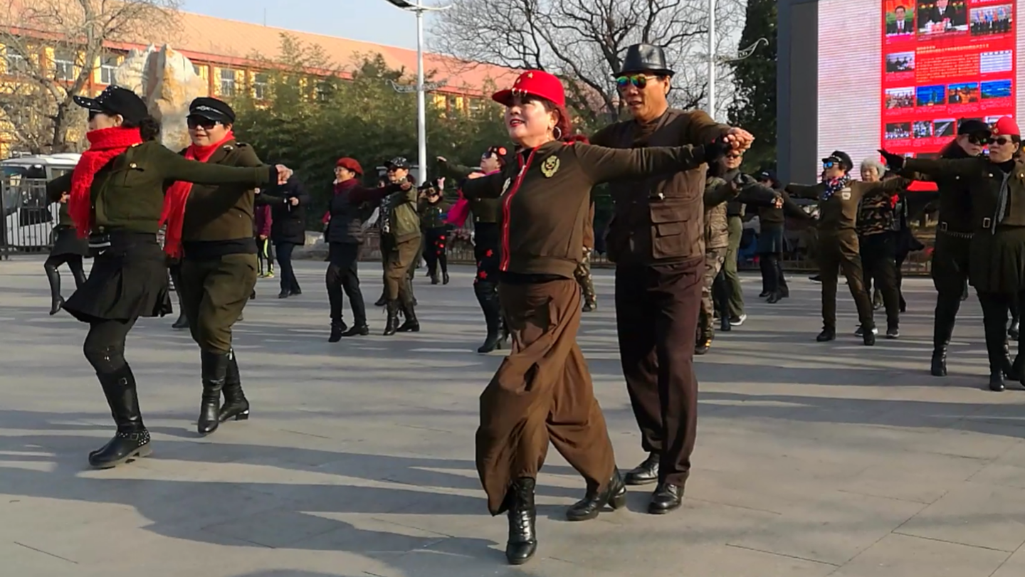 水兵舞第四套小精灵戈芳老师跳得非常优美