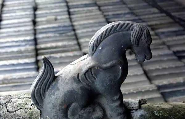 6,狻猊(suān ní):能食虎豹,亦是威武百兽的率从.