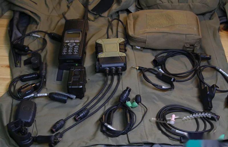 评测多图美军海豹部队silynxc4ops魔音战术耳机大揭秘支持ab两个频率