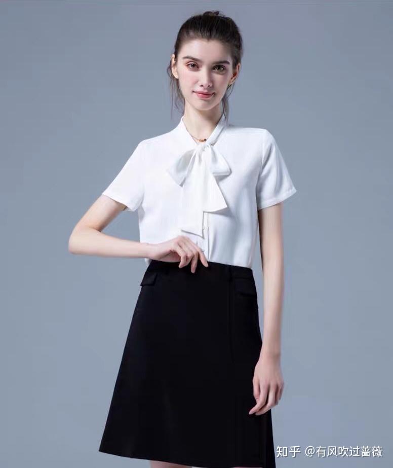 女生夏天参加公务员或事业单位面试一定要穿正装么