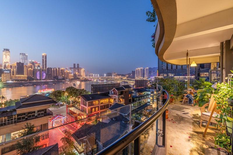 地址:重庆-南岸区-南坪东路587-皇冠国际天幕七个不同房间,可住19人