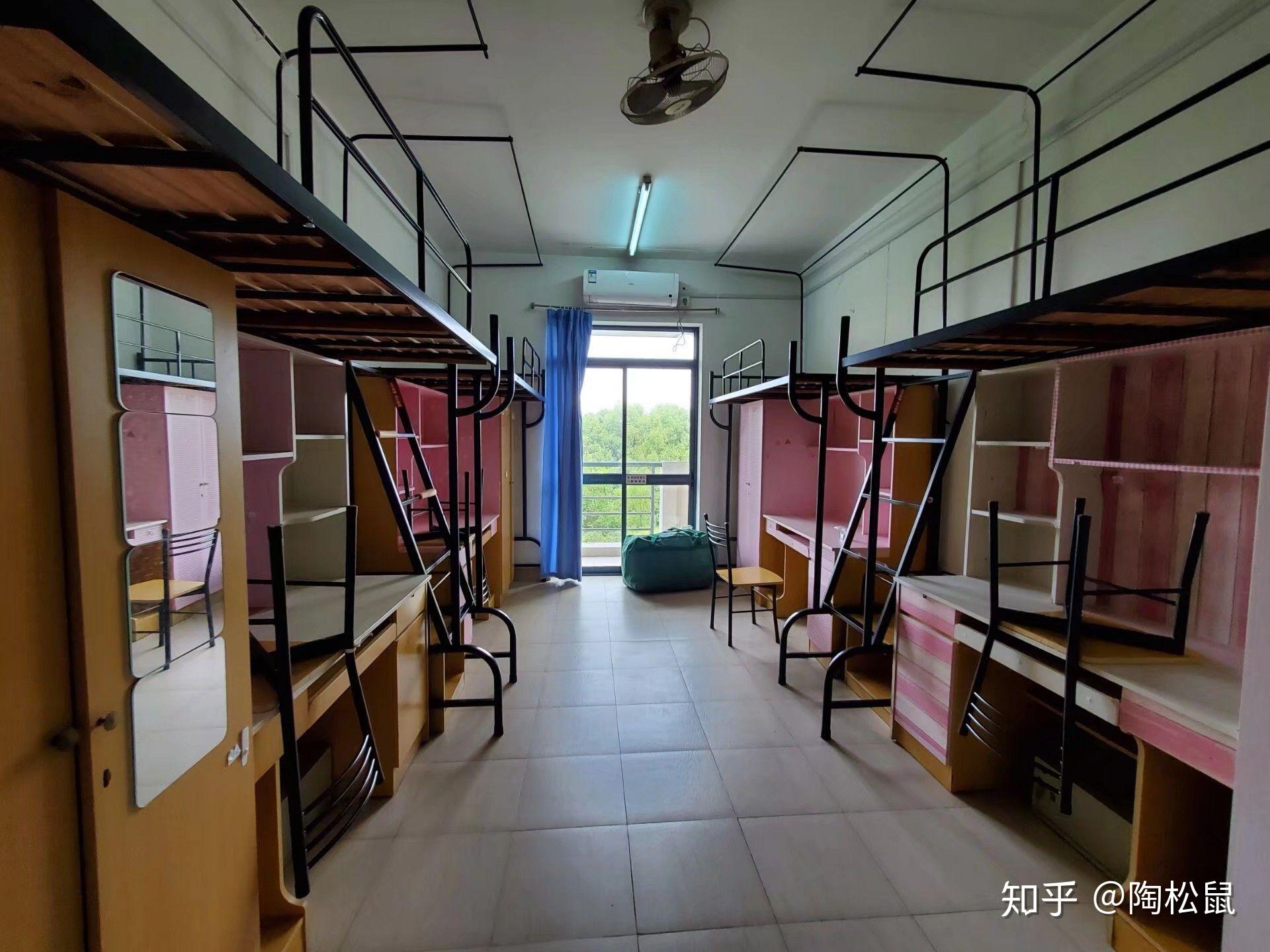 上海大学附属中学宿舍图片