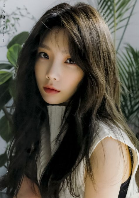 最悲哀的莫过于她手中挽着自己的未来而此刻你却需