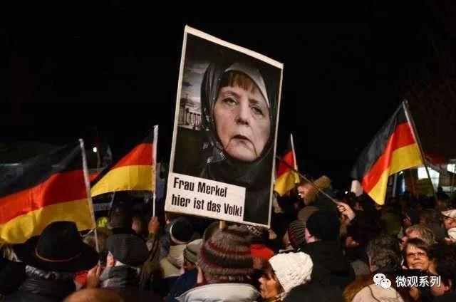 伴随着难民和金融危机而快速崛起的"极右派政党"无一例外的高举"排他