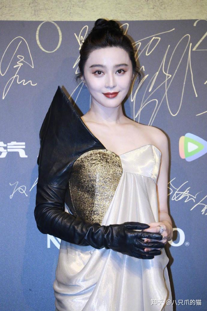 范冰冰红毯生图显胖了穿斜露肩礼服优雅知性39岁依旧有女王范