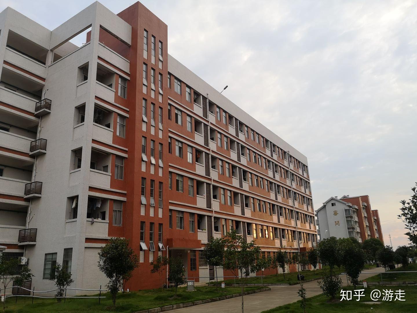 江西洪州职业技术学院图片