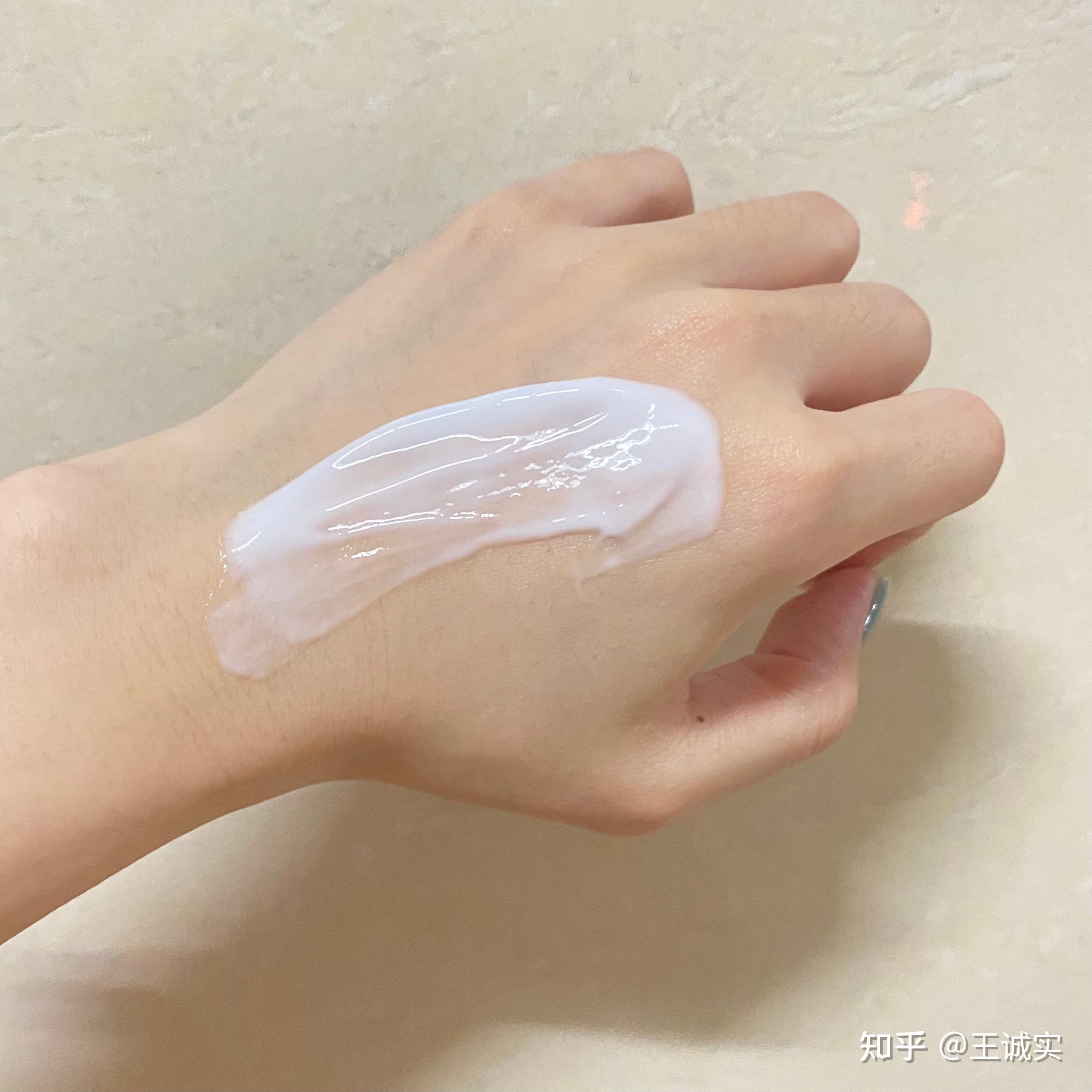 脚上天天涂身体乳可以吗(脚上天天涂身体乳可以吗女生) 脚上天天涂身体乳可以吗(脚上天天涂身体乳可以吗女生)