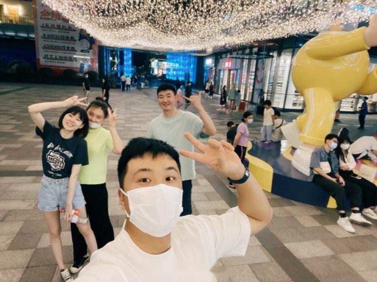 孟铎晒与赵继伟&周鹏&胡明轩&赵睿&顾全等人的合照 - 知乎